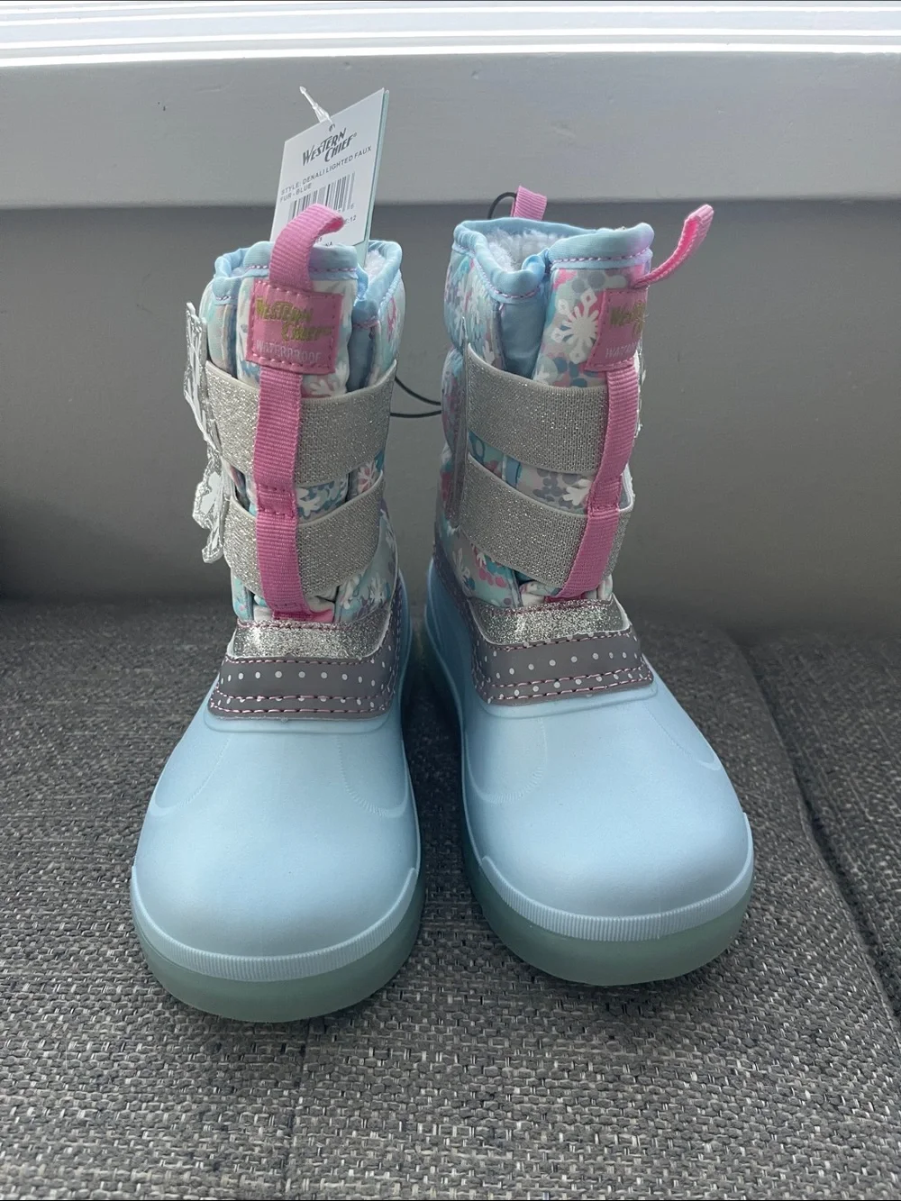 NWT Western Chief Toddler Denali Lighted Snowflake Winter Boots, Size 12T